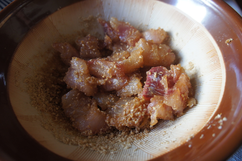 鉄火丼と鯛茶。_c0180686_2233083.jpg
