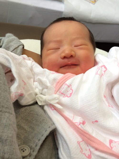 産まれたての赤ちゃんに会って来ました 麗可のえがお