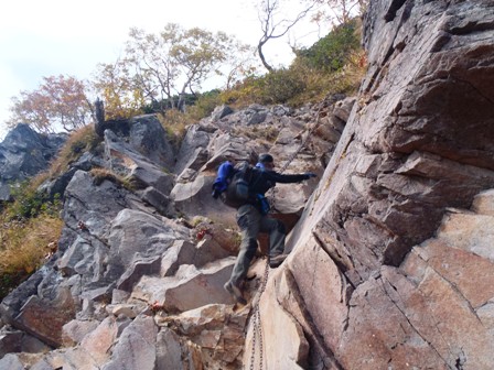 八ヶ岳：赤岳頂上でF井さんの日本１００名山完登を祝う_d0032262_9594150.jpg