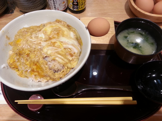 9/29 うちのたまご羽田空港店 たまご丼大盛り+あおさ味噌汁 @ 羽田空港第1ターミナル_b0042308_2382657.jpg