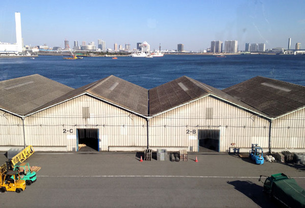 湾岸倉庫　　東京湾の風景_b0302344_2152315.jpg