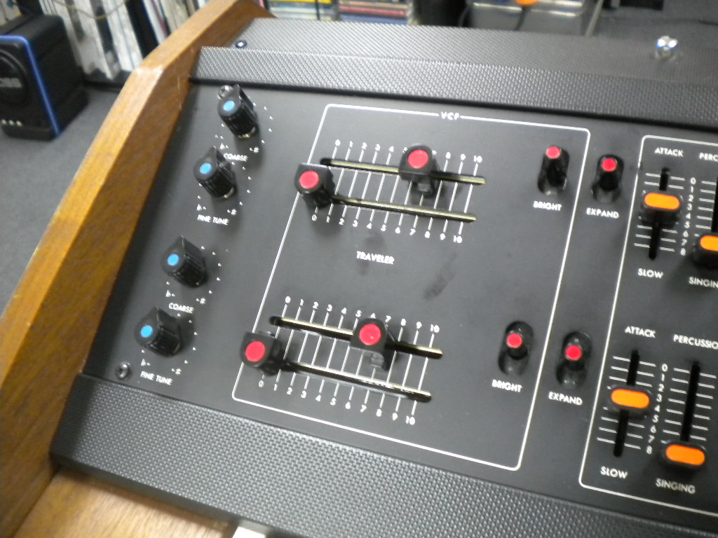 miniKORG 700FSが発表されました_a0060052_1126312.jpg