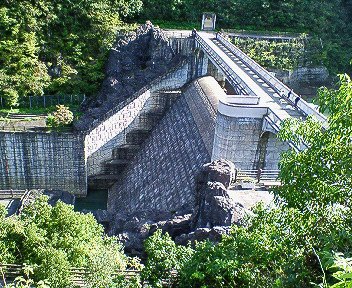 神奈川県宮ケ瀬：「ダムサイト・あいかわ公園エリア」子供大喜びの遊具がたくさん♪インクラインもいいっ！_c0014187_23442333.jpg