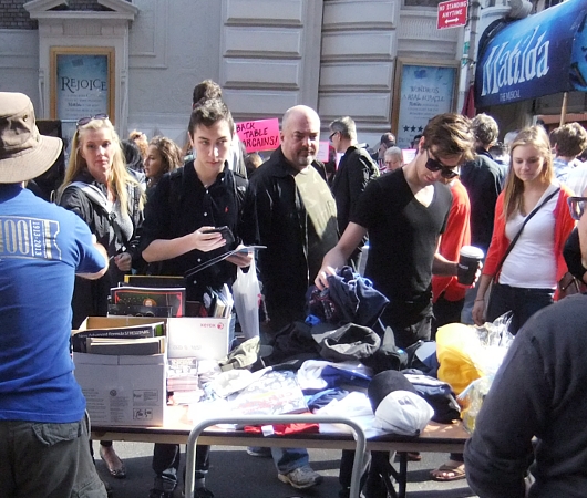 ブロードウェイ・フリーマーケット　Broadway Flea Market 2013_b0007805_2203211.jpg
