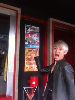 WORLD TOUR OR DIE!!! \"Weeeeeeeeee are in Europe!!!\"日記5_b0209830_2382686.jpg