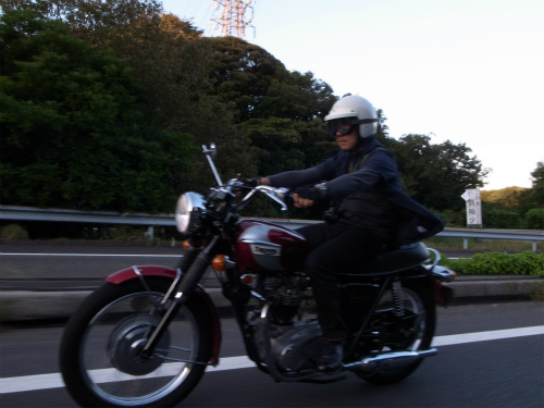 『第三京浜へ、葉山へ』~ＴＲＩＵＭＰＨ ＲＩＯＴ~#02_a0204441_2254333.jpg