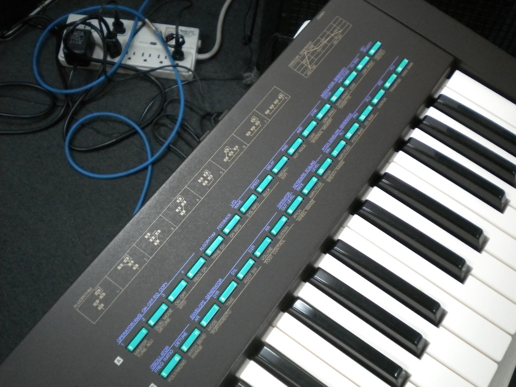 YAMAHA DX21試奏記 : 風流音色まねゑもん YAMAHA DX21試奏記 : 風流音色まねゑもん