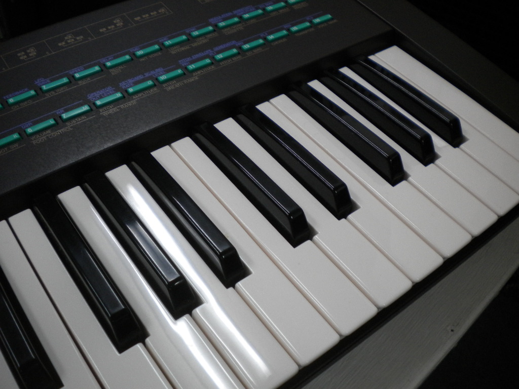 YAMAHA DX21試奏記 : 風流音色まねゑもん YAMAHA DX21試奏記 : 風流音色まねゑもん