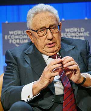 シリア:欧米は化学兵器攻撃の下手人の名前の公表を妨害している_c0139575_2484888.jpg