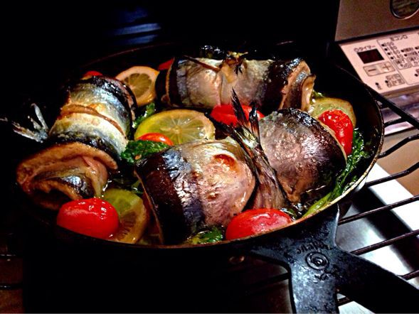 冷やしても美味しい秋刀魚とセロリのサルティンボッカのアンチョビレモンアヒージョ_b0221506_16134433.jpg