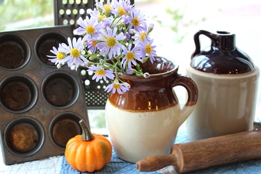 秋の小花とアンティークのキッチン雑貨_f0161543_1736765.jpg