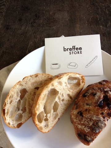 breffee STOREさんのパン販売。_e0060555_16285311.jpg