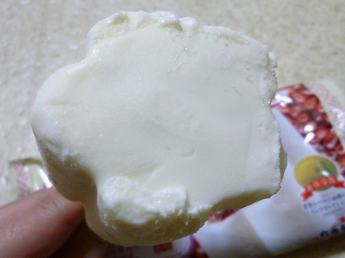 北海道小豆使用あいすまんじゅう@丸永製菓株式会社_c0152767_2282756.jpg