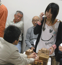 からくりパズルを楽しむ会 報告 -夕食~作者と語る展示会-_a0220500_1311504.gif