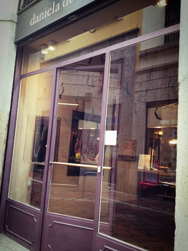 Daniela de Marchi(ダニエラ・デ・マルキ)本店へ _b0115615_10345047.jpg