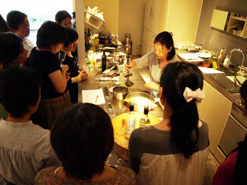 新鮮な素材がむすぶ新しいおいしさ、すりみの試食イベント開催(記:藤本紀久子)_a0195310_1321494.jpg