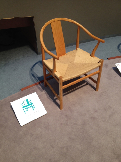 ハンス・ウェグナーの椅子展へ_b0074416_2342024.jpg