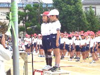 小学校の運動会　可愛い宣誓でスタート。圧巻の組体操は見る人に感動を与えました。_c0133422_22314528.jpg