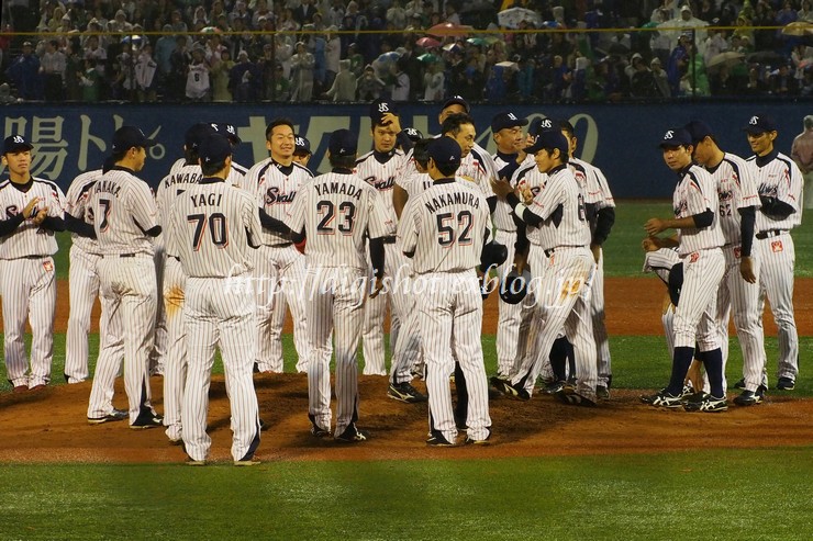 10/4宮本慎也選手引退試合観戦、引退セレモニーフォト1、胴上げ他_e0222575_240873.jpg