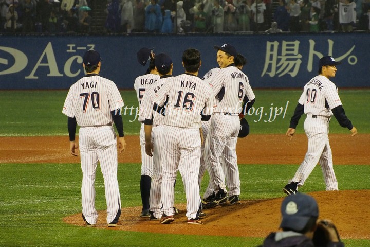 10/4宮本慎也選手引退試合観戦、引退セレモニーフォト1、胴上げ他_e0222575_242848.jpg