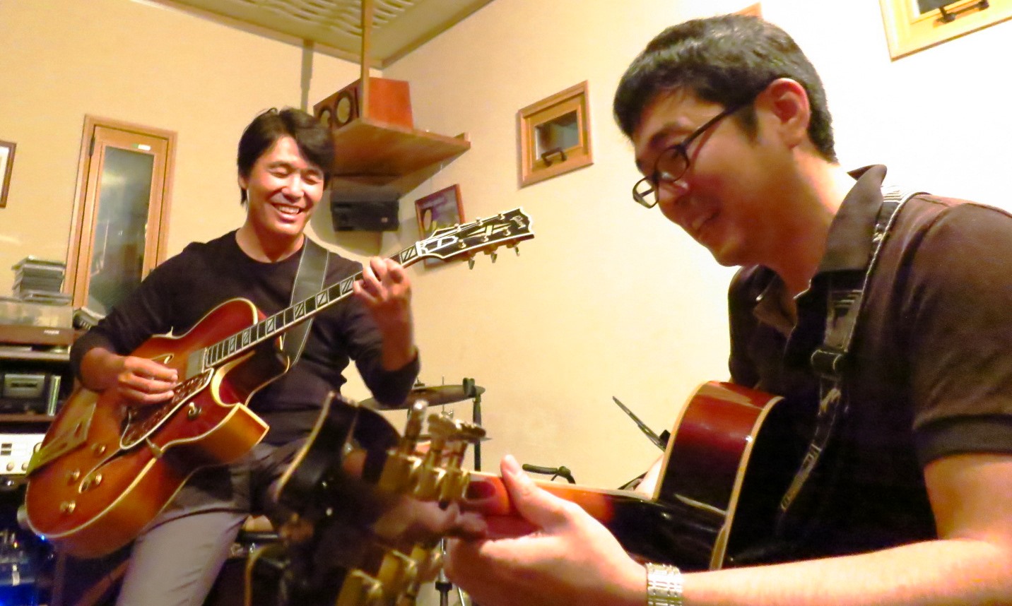 2013.10.3 Yoshiaki Okayasu Solo @ Jazzmal_a0107397_9172141.jpg