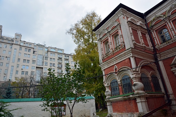 モスクワの過去・現在・未来 (1) ~ クロポトキンスカヤ駅から2つの教会を巡る Polarbearology & conjectaneum