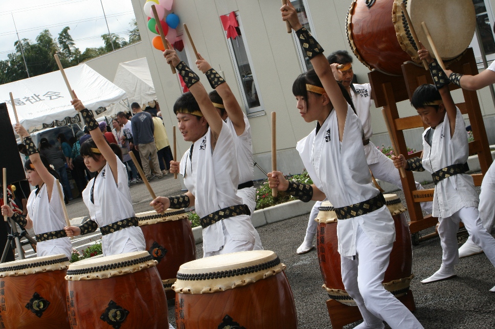 大和久福祉会祭り_c0034622_1635737.jpg