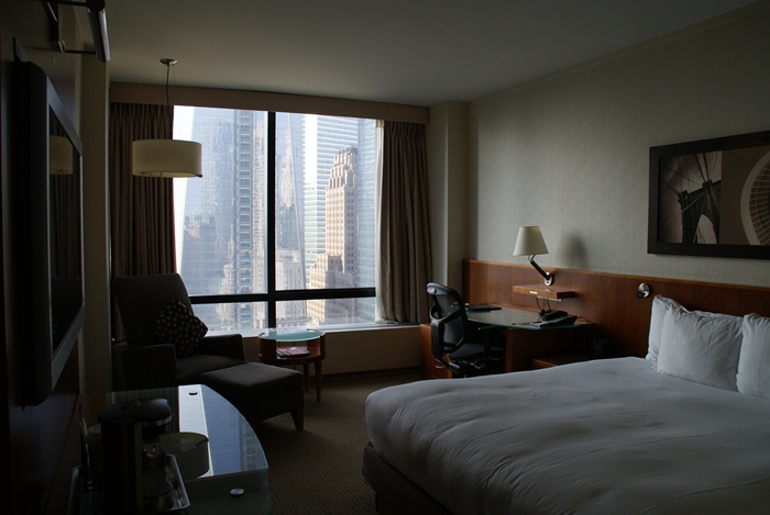 宿#1、#3 ～ Millenium Hilton。_c0022340_2346444.jpg