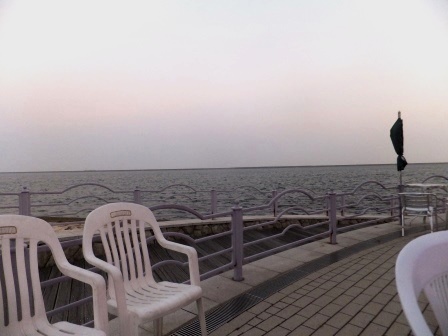 e0028056_2305149.jpg