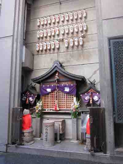 北向地蔵(三宮の繁華街・阪急北の飲食店街)_a0045381_185233.jpg