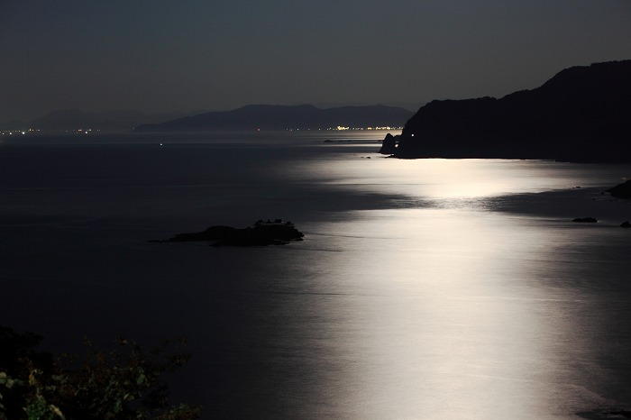 月夜の海 彩 月夜の海 彩