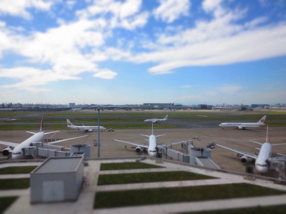 羽田空港 第1ターミナル ギャラクシーホール Jal Serenity Blue