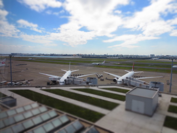 羽田空港 第1ターミナル ギャラクシーホール Jal Serenity Blue