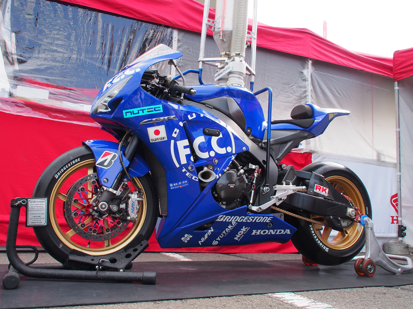 Team HRCのホンダCBR1000RR-Rのタンク／2023鈴鹿8耐合同テスト
