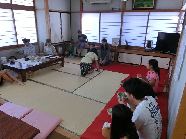 100人以上が楽しんだ駿河台3丁目の「ありがとう会」_f0141310_744578.jpg