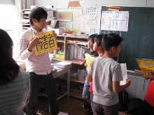 新潟市立新津第三小学校において本学からは２つのワークショップを実施しました。_c0167632_15544860.jpg