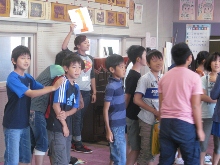 新潟市立新津第三小学校において本学からは２つのワークショップを実施しました。_c0167632_1617242.jpg