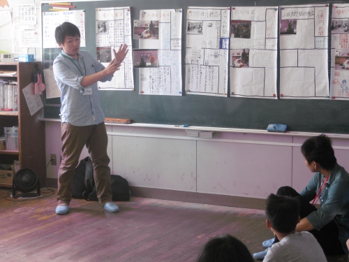新潟市立新津第三小学校において本学からは２つのワークショップを実施しました。_c0167632_1621136.jpg