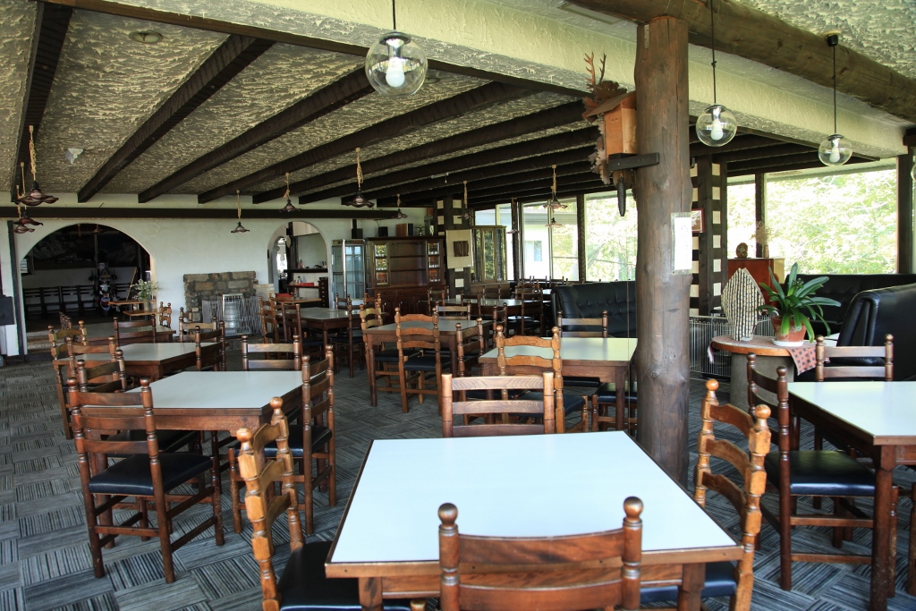 ヒュッテ白い小屋 日光の山散歩 ヒュッテ白い小屋 日光の山散歩