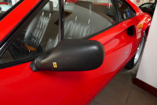 モデナのGTBturbo_a0129711_11304680.jpg