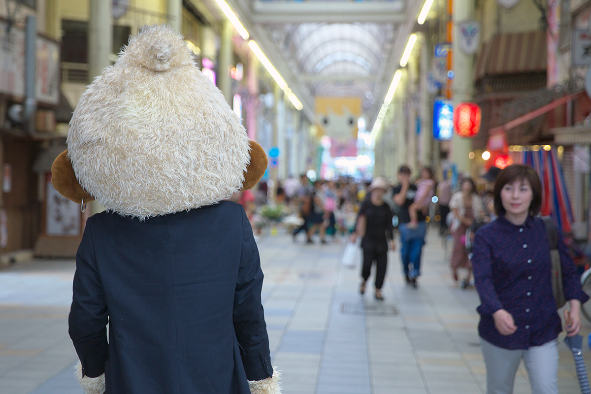 手を繋いで歩調を合わせて （飛騨高山お猿のくぅ）_c0115616_6371517.jpg