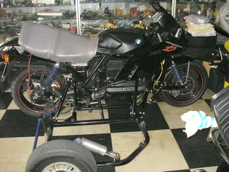 BMW 燃料ホース (継続検査)_e0218639_1125469.jpg
