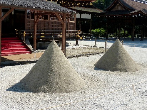 秋の京都ひとり旅（四）　賀茂別雷神社（上賀茂神社）_d0084473_2021482.jpg