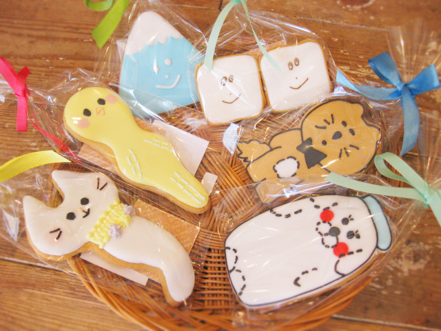 【〜10/22】おかしな3人展_b0184796_1553724.jpg