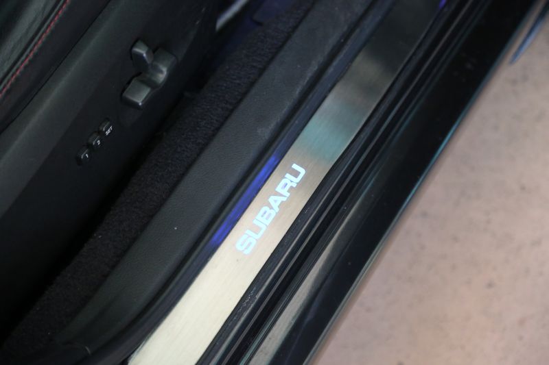 スバルの特別仕様車に感じる「慣性」と「惰性」_f0076731_17374490.jpg