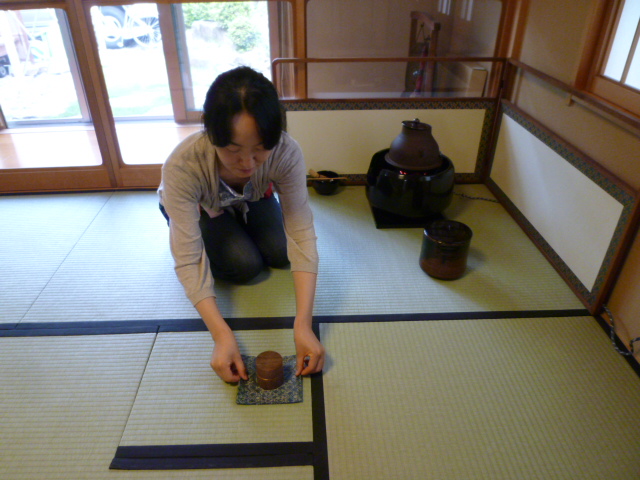 お稽古風景(30)… 「和巾」【風炉】 : 朝日茶道教室