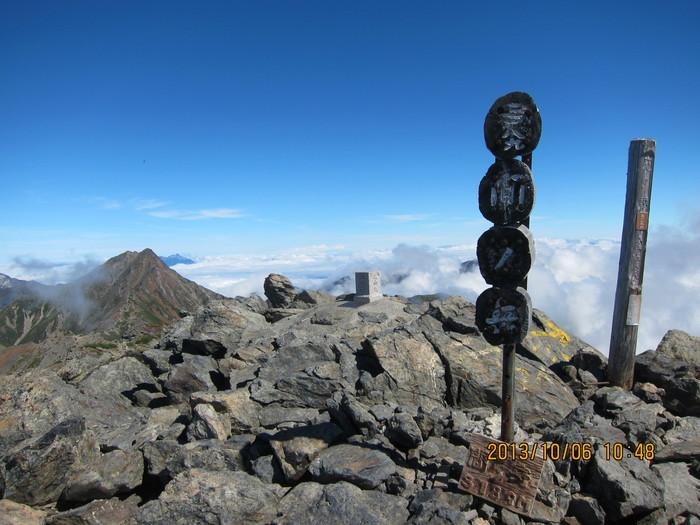 北岳＆間ノ岳：2日目（肩の小屋→北岳・間ノ岳・農鳥小屋→北岳山荘）_b0148050_17504890.jpg