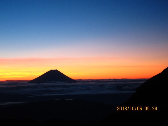 北岳＆間ノ岳：2日目（肩の小屋→北岳・間ノ岳・農鳥小屋→北岳山荘）_b0148050_177519.jpg