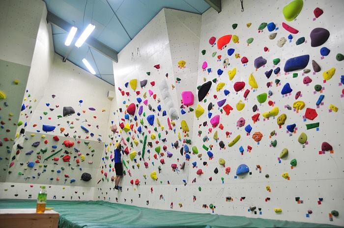 近所のクライミングジムがopenしました ぼちぼちいこか