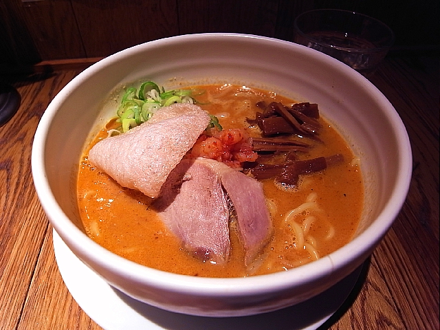 赤坂　ラーメン　『黒椿屋』_d0022799_2025996.jpg